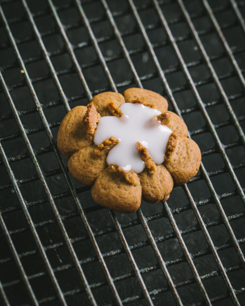 Shaped Frosted Honey Ginger Snaps with glaze
