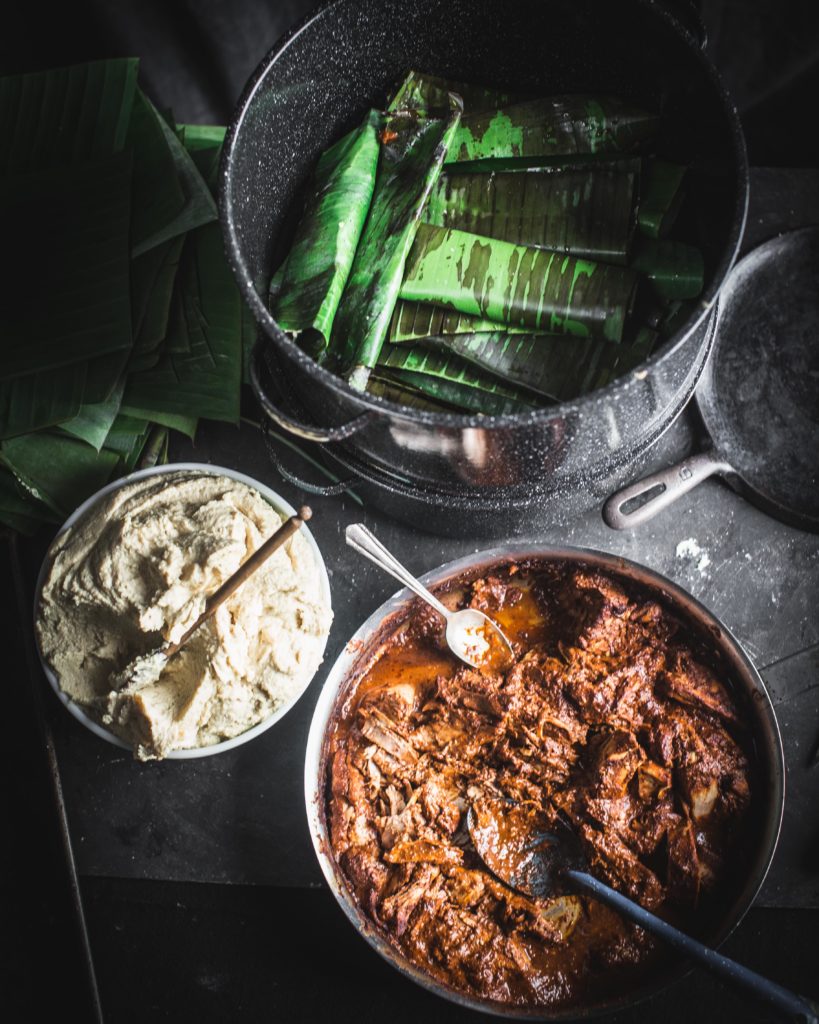 Masa, Mole and banana leaves