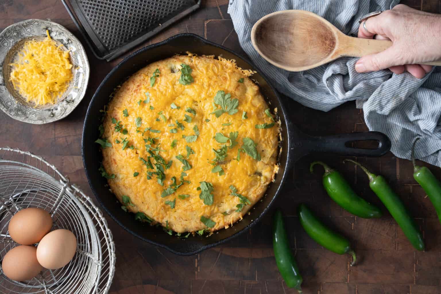 Skillet Jalapeño Cornbread With Cheddar Is Cheesy, Spicy & Good ...